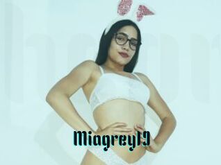 Miagrey19