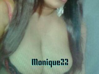 Monique22