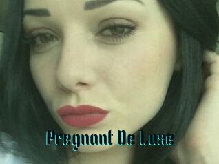 Pregnant_De_Luxe